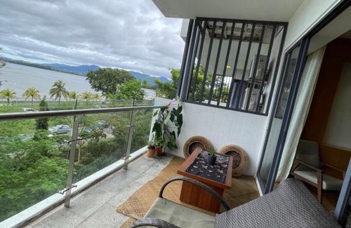 Likas Apartment | Heaven in the City 2 beachfront condo