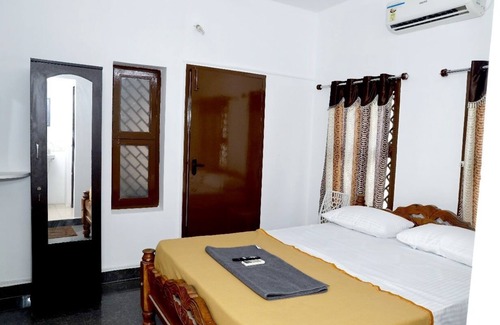 Egmore Hotel | Heaven Nest Stay