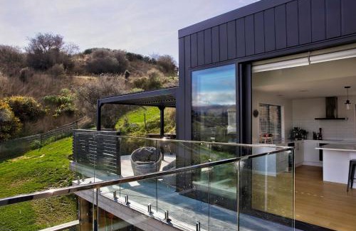 Lower Shotover House | Heaven on Noble - Luxury Family Home - Swimming Pool