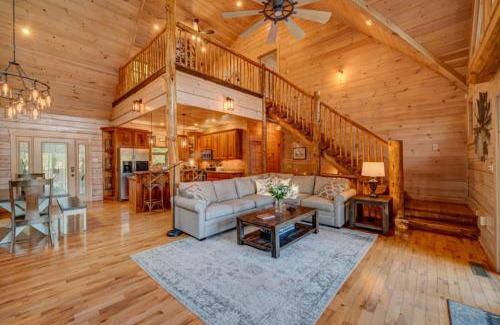 Necowa Cove House | Heaven on the Lake