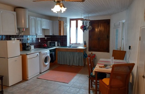 Cieux Cottage | Heaven's CottagenIn the heart of the Monts de Blond, next to a fishing lake.
