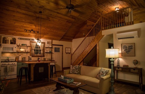 Luray Cabin | Heaven's Hideaway- perfect getaway near the river!