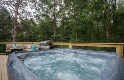 Luray House | Heaven's Hideaway- perfect getaway near the river!