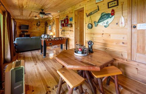 Topton Villa | Heaven Sent - Spacious Family Cabin on Lake Nantahala
