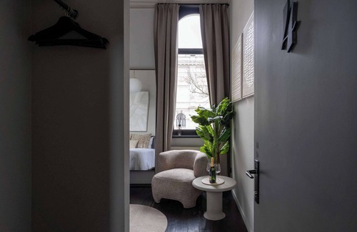 South Antwerp Apartment | Heaven Suite with Museum Views