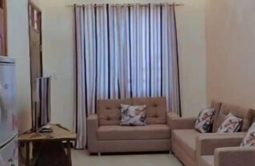 Dodoma House | Heavenly ApHEARTment with backyard swimming pool