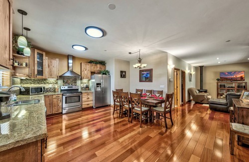 South Lake Tahoe Ski Chalet | Heavenly Chalet - Close to Gondola & Beaches, AC