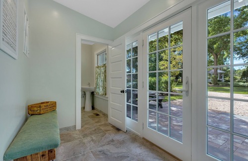 East Marion House | Heavenly Craftsman Just minutes to beaches, vineyards, ferries and Greenport!