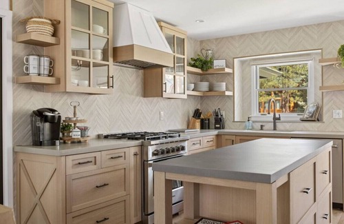 Evergreen Estates Apartment | Heavenly Hideaway °/Near Slopes + Hot Tub + Games