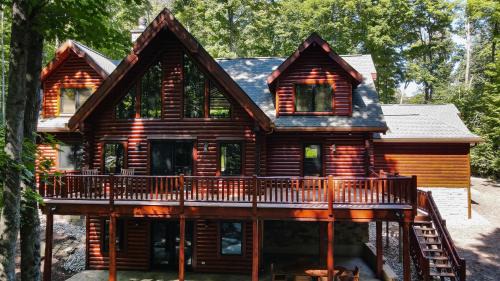 Boyne Falls House | Heavenly Hilltop