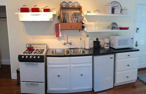 Monte Vista Apartment | Heavenly HOT TUB, Wifi 2 Miles from Downtown