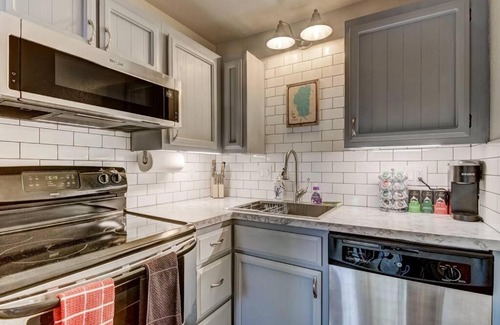 Tahoe Village Apartment | Heavenly Mountain Lake Retreat Near Hiking & Bikin