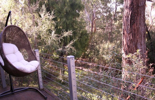 Halls Gap House | Heavenly Retreat - King bed, luxury spa, undercover parking!