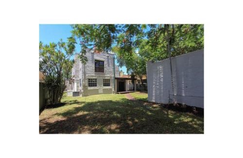 Coral Way House | Heavenly Suite in Little Havana Free Parking