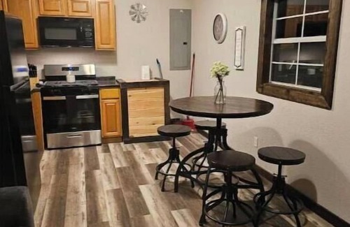 Harrogate Cabin | Heavys riverfront retreat #1
