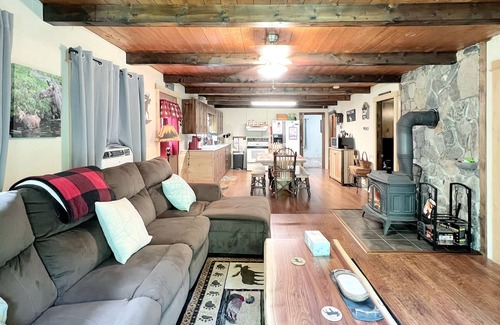 Monson House | Hebron Hideaway (Direct ATV and Snowmobile Trail Access)