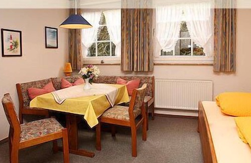 Norddorf Apartment | Heckenrose7- Souterrain Rechts