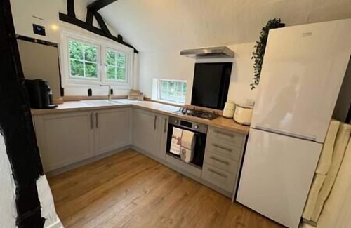 Glemsford House | Hedgehog Cottage: Cosy Countryside Escape