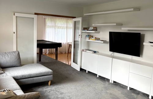 Springlands House | Hedgerows House. Blenheim Strawberry Farm accommodation!