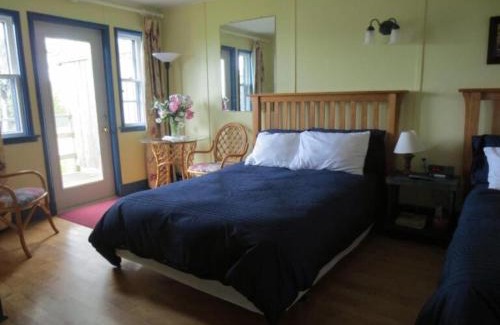 Smiths Cove Hotel | Hedley House Inn