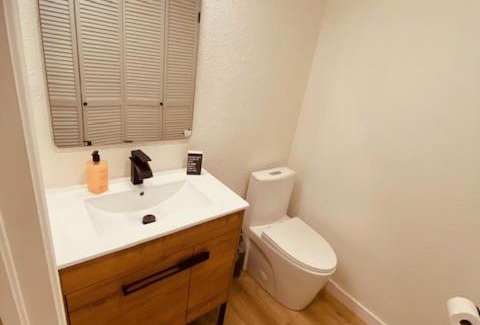 Central Oklahoma City House | Hefner Lake Townhome, trails, restaurants, shopping