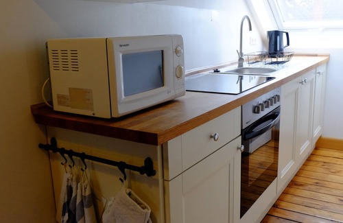 Weststadt Apartment | heidel-home 1Room Studio: central villa from 1926 for singles/groups/family
