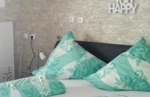 Arnsberg House | Heidi's ART