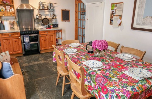 Treknow Cottage | HEIGHTLEY HOUSE, pet friendly, country holiday cottage in Treknow