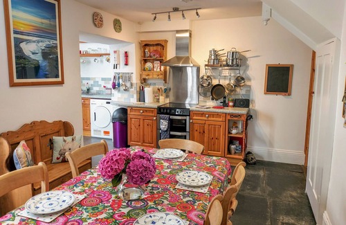 Treknow Cottage | HEIGHTLEY HOUSE, pet friendly, country holiday cottage in Treknow
