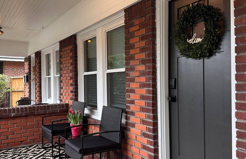 Greater Heights House | Heights Haven - A Charming bungalow in the fabulous Houston Heights neighborhood