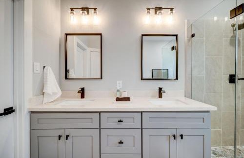 Greater Heights Apartment | Heights Luxury Home Stunning 4BR