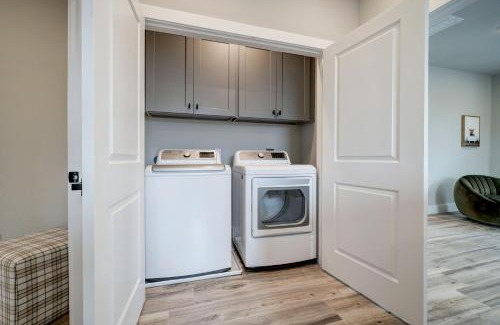 Greater Heights Apartment | Heights Luxury Home Stunning 4BR