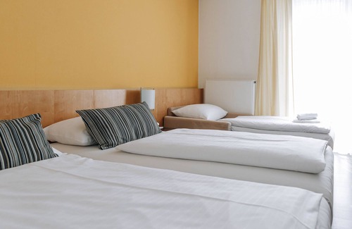 Mannswoerth Hotel | HEINhotel vienna airport