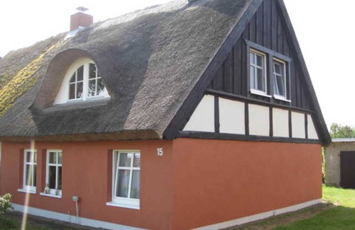 Monkebude Apartment | Heinrich, Lothar Holiday home with WLAN near the water - Holiday home