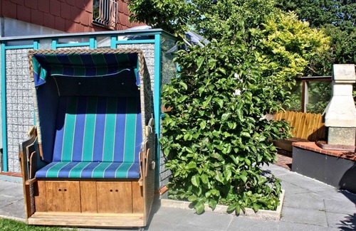 Schafflund Apartment | Heisch: Cozy vacation home with terrace and beach chair - Ferienhaus Heisch