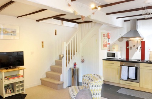 Trewen Cottage | HELE STONE COTTAGE, pet friendly, with a garden in Polyphant