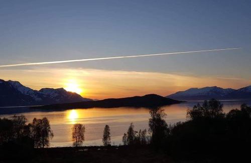 Lyngen House | Hele utleiebolig Årøybuktneset