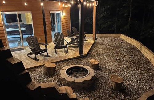 Helen House | Helen, GA Bear Paw Haus 4 bdrm, sleeps 10, fire pit, pool table, on Golf course