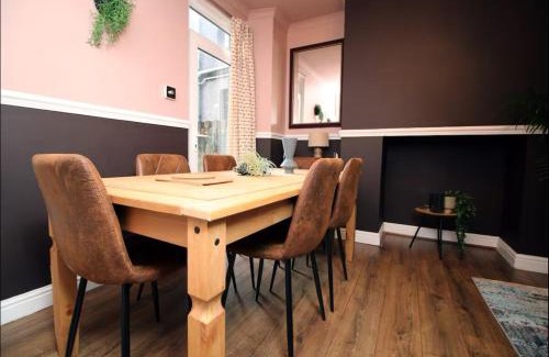 Abertillery House | Helen's 3-Bedroom House in Abertillery