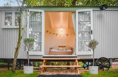 Netheravon House | Helen's Shepherds Hut