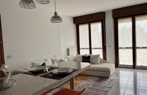 Scanzorosciate Apartment | Helena home
