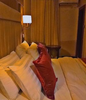 Ayon Hotel | Helin Terrace Hotel