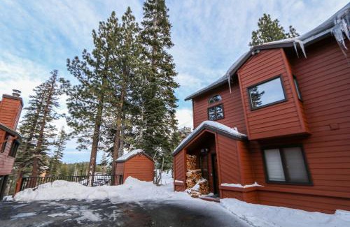 Mammoth Lakes Apartment | Helios North #5 Condo