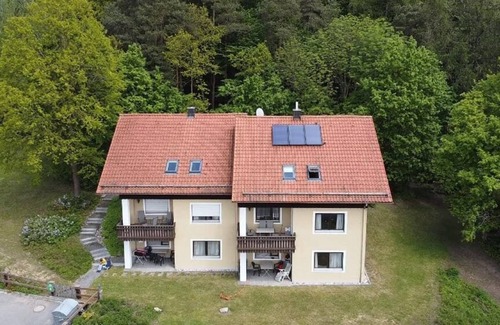 Seebarn Apartment | Helle Ferienwohnung für bis zu Zwei Personen mit Terrasse