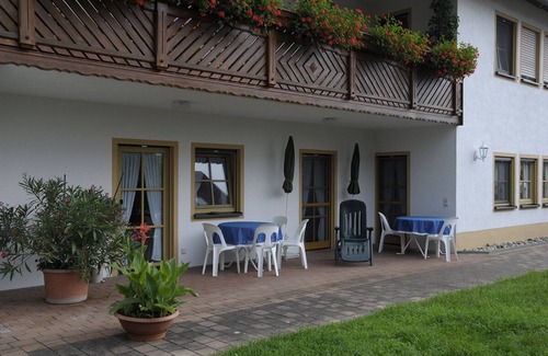 Mitteleschenbach Apartment | Helle Ferienwohnung mit Garten ideal für Familien und Hundebesitzer