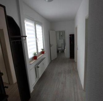 Laar Apartment | Helle Ferienwohnung an der Rheinpromenade 50 qm
