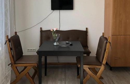 Laar Apartment | Helle Ferienwohnung an der Rheinpromenade 50 qm