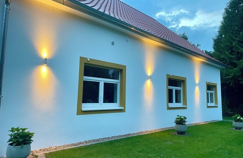 Halle Apartment | Helle Frisch Renovierte Ferienwohnung