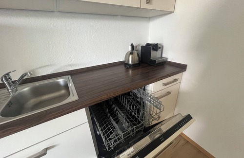 Kuerten Apartment | Helle, Moderne Wohnung im Grünen