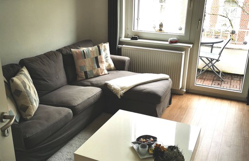 Neuehrenfeld Apartment | Helle und Ruhige 2-zimmer-wohnung mit Balkon im Trendigen Ehrenfeld